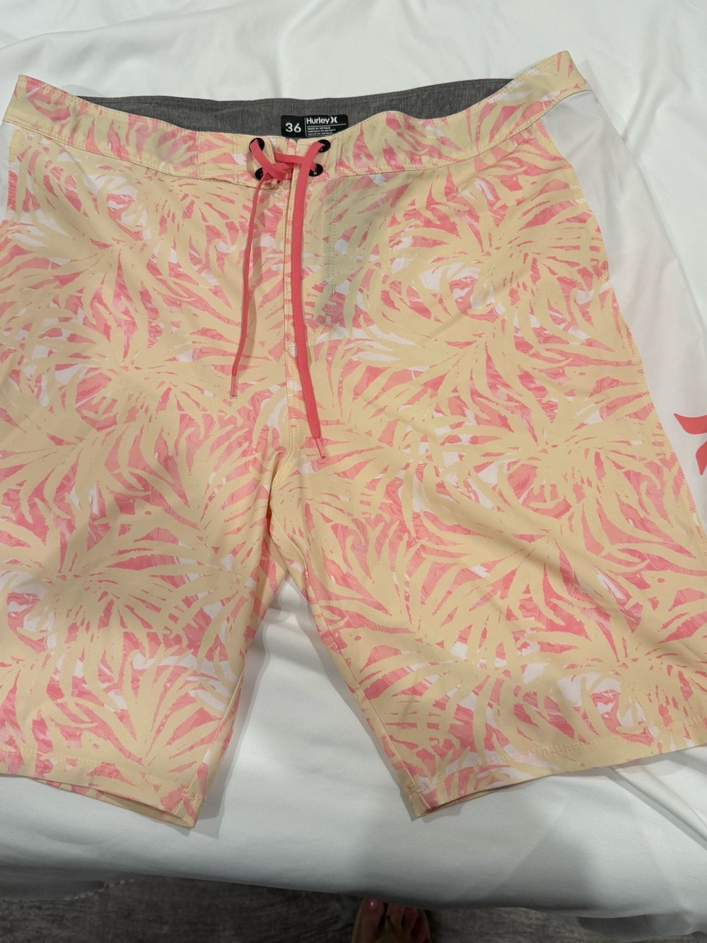 Hurley Men's Pink & Cream Tropical Swim Shorts